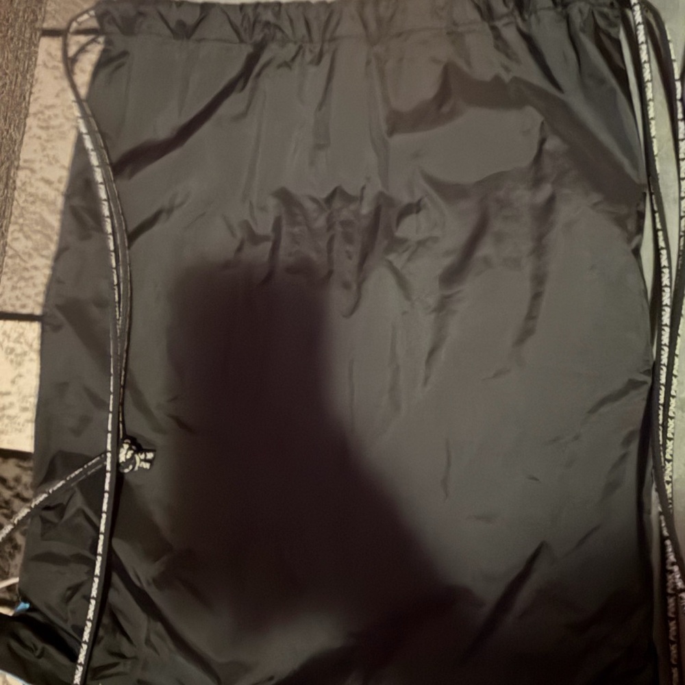 VS Pink Drawstring Bag - Picture 3 of 3